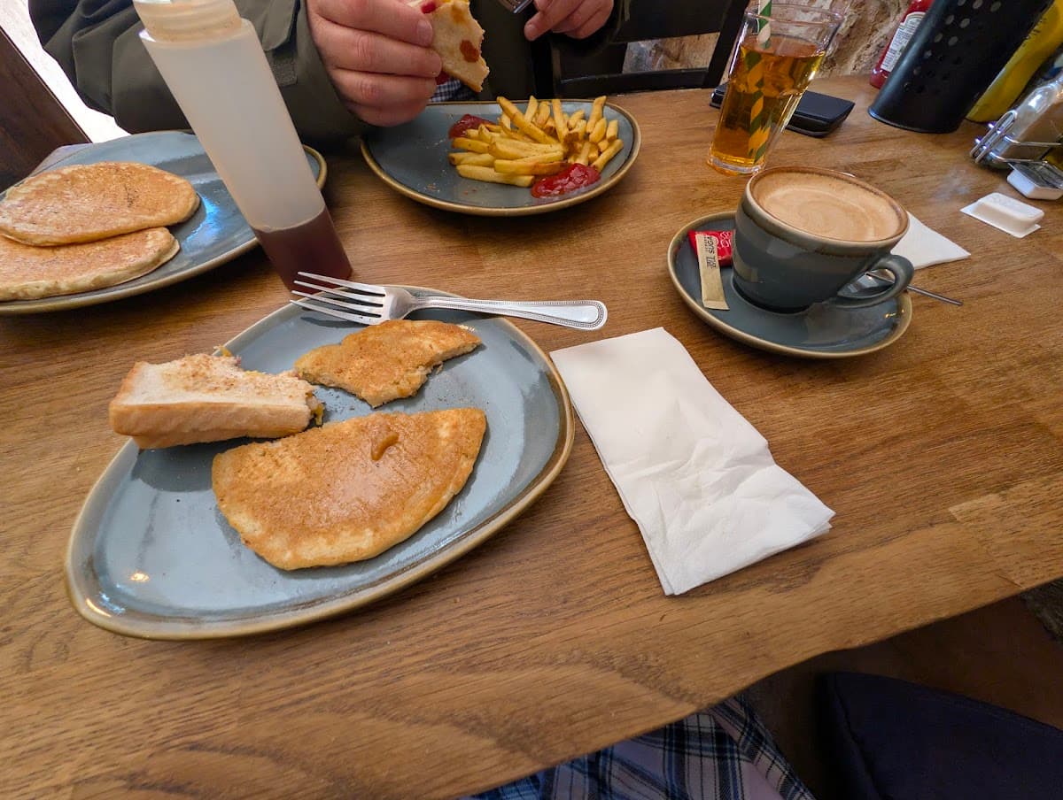 Rona's Bistro