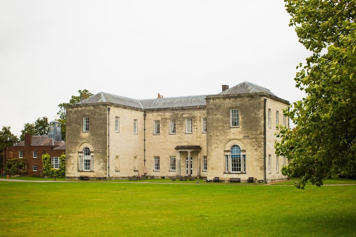 Hitchin Priory