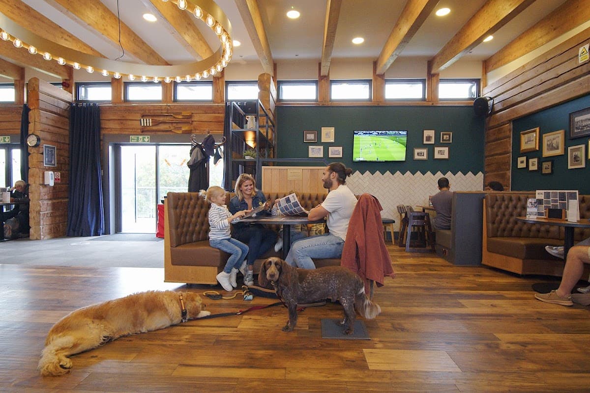 Riverside Venue Bar & Restaurant