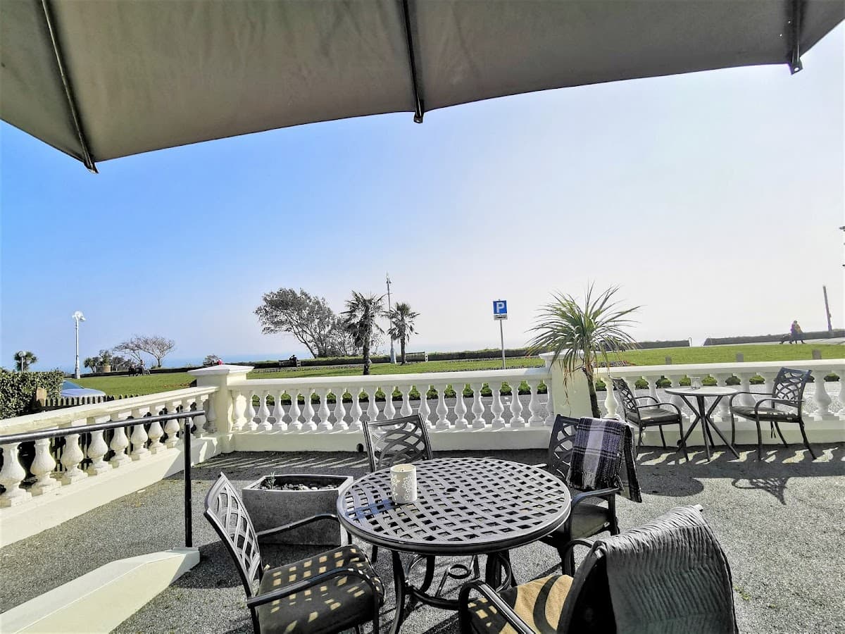The Cliffe Lounge Bar & Kitchen