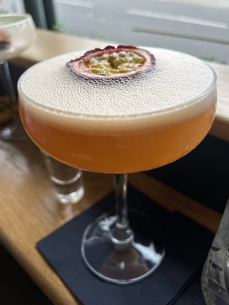 No.32 Bar