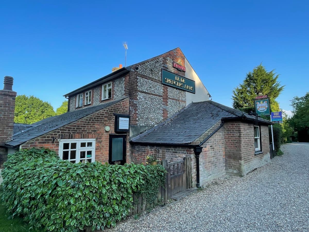 Le De Spencers Arms