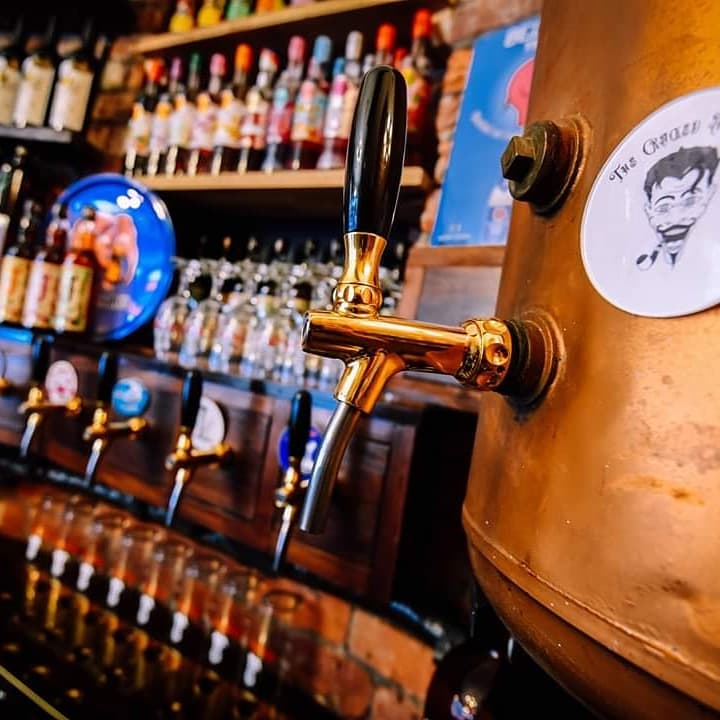 The Cracked Actor Bar