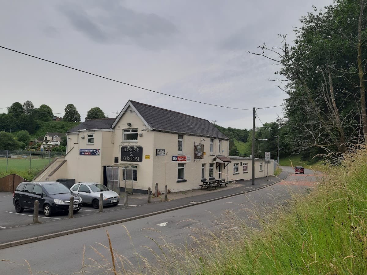 Horse & Groom