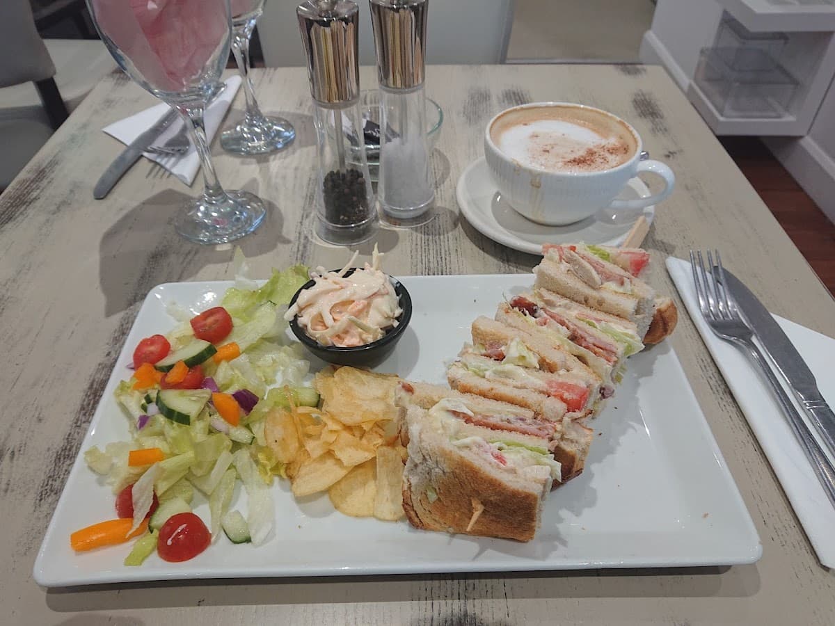 Joshua's Dining Lounge