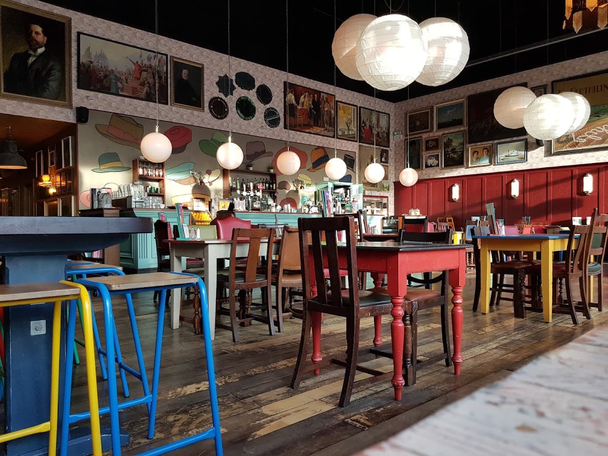 Panero Lounge
