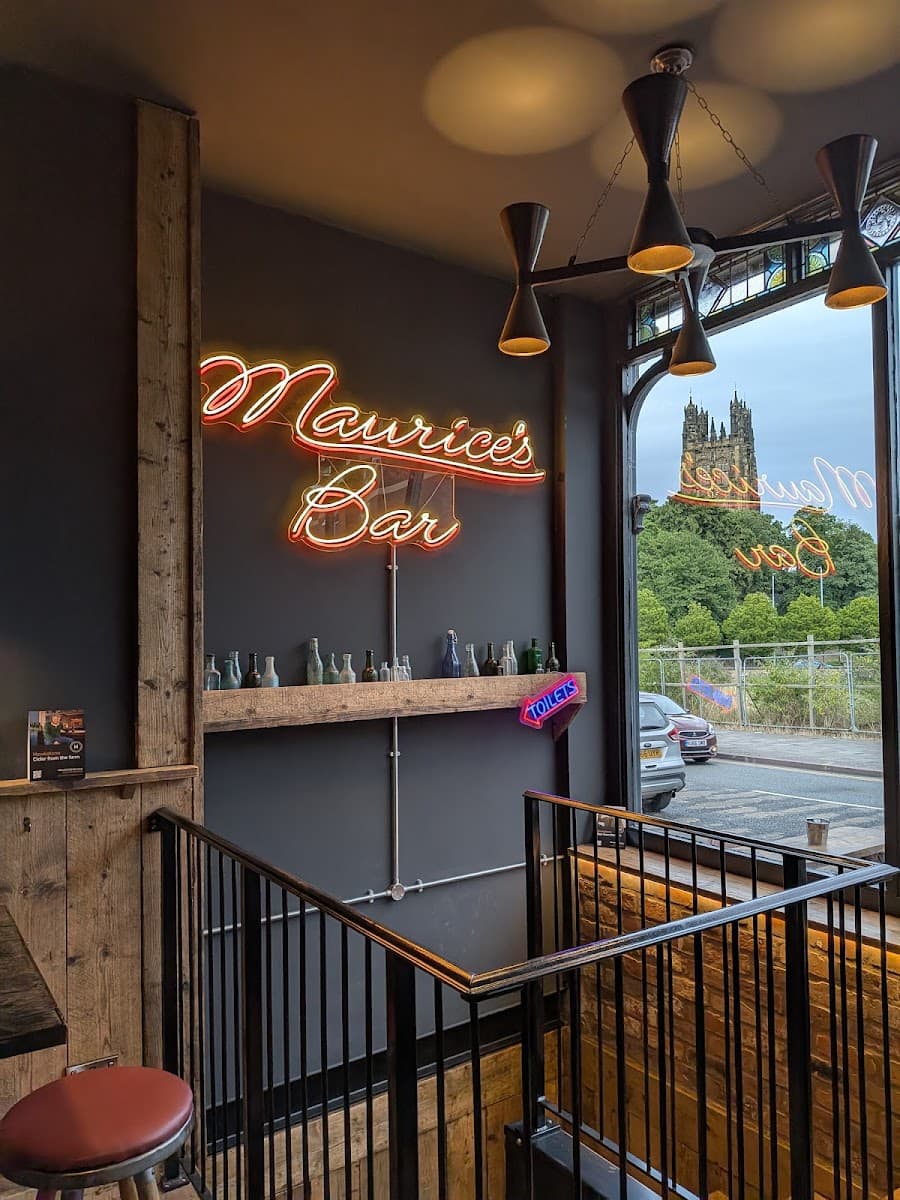 Maurice's Bar
