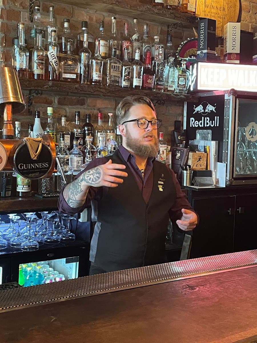 Smokin' Aces - Cocktail Bar & Whiskey Lounge