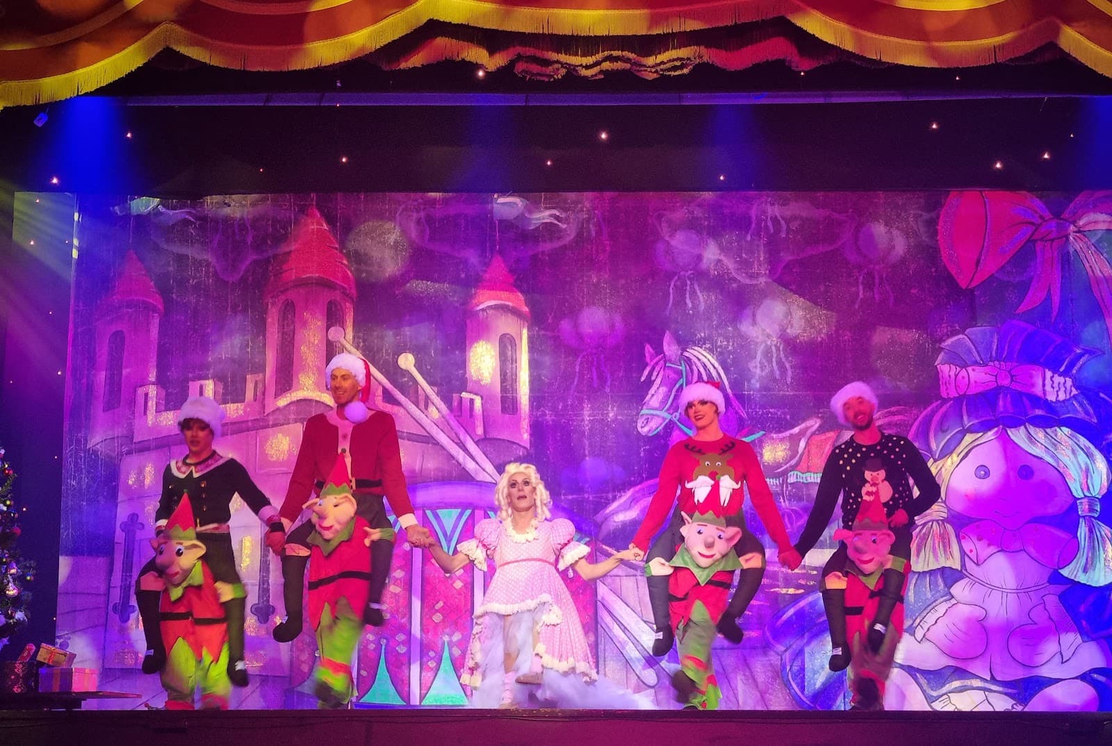 Funny Girls - Blackpool Show