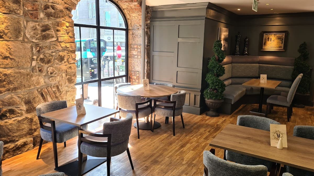 Molly's Bistro