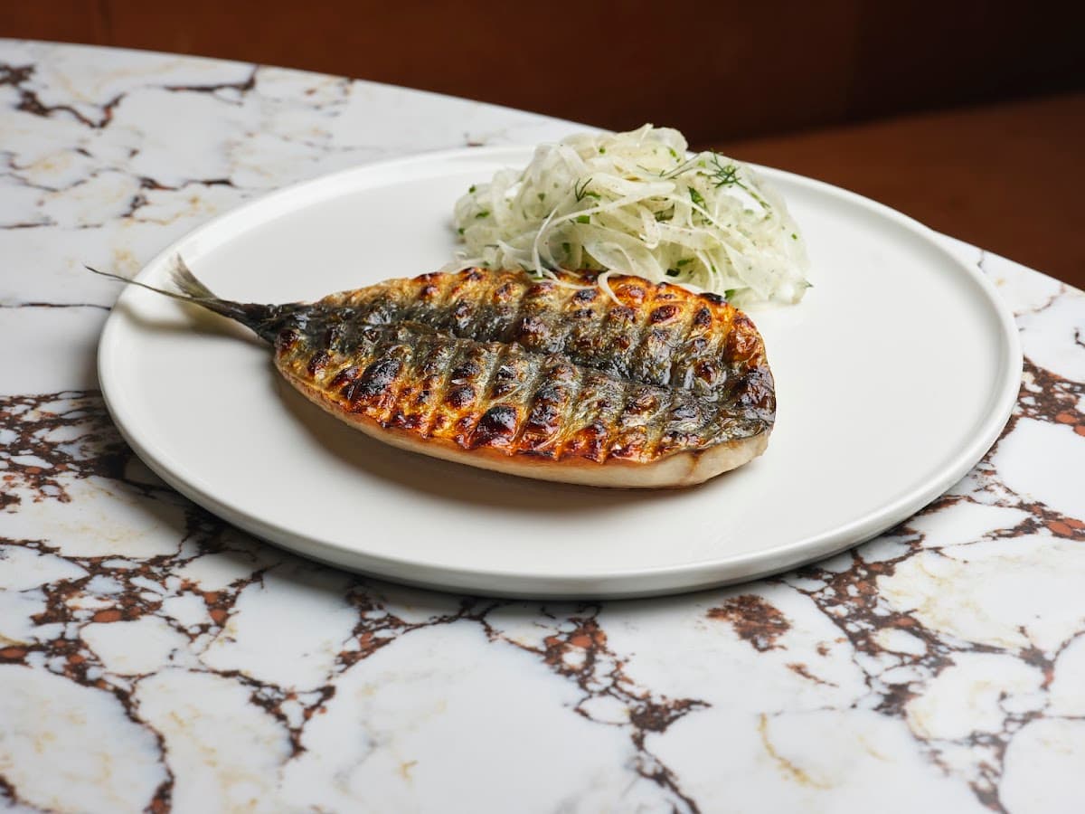 Labombe by Trivet