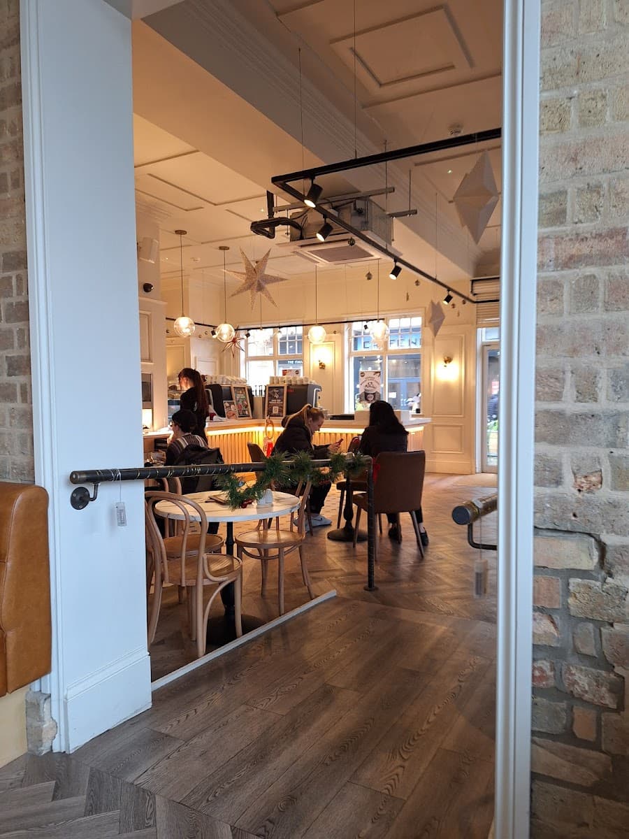 YOLO Coffee & Kitchen