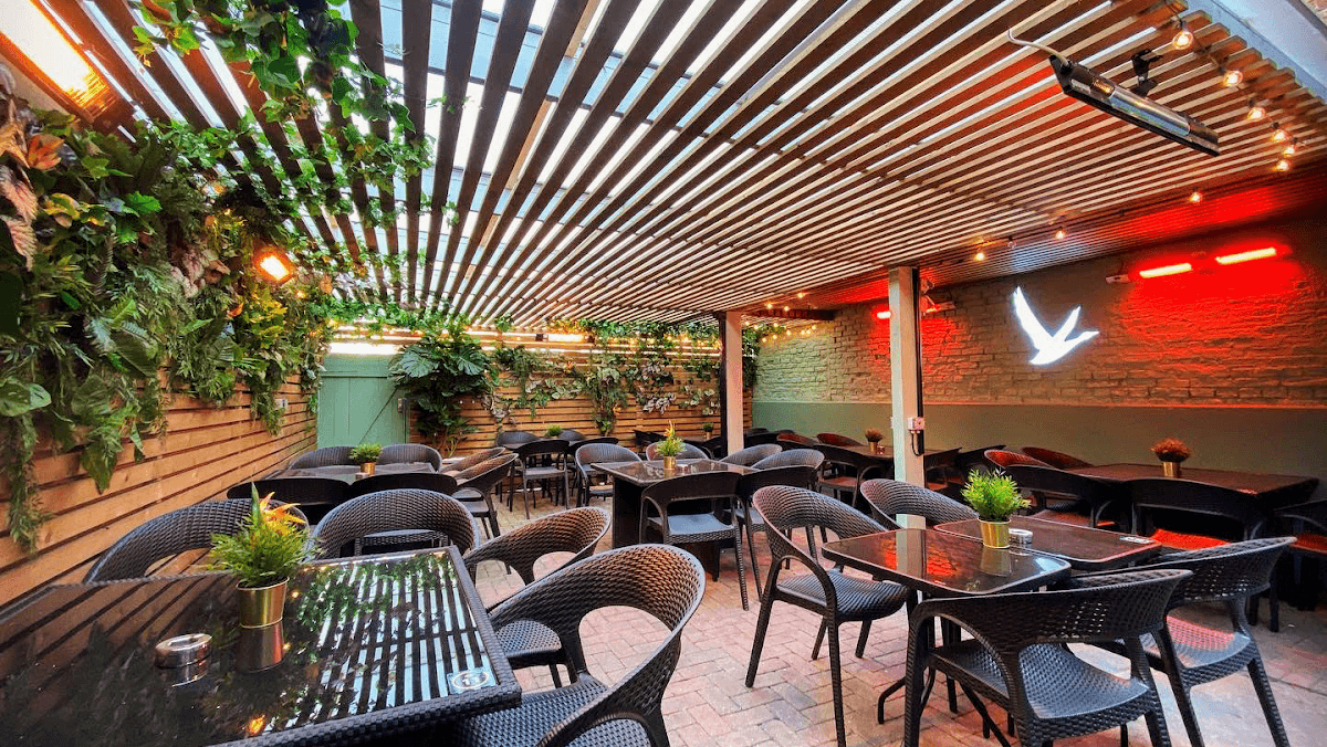 Bar82