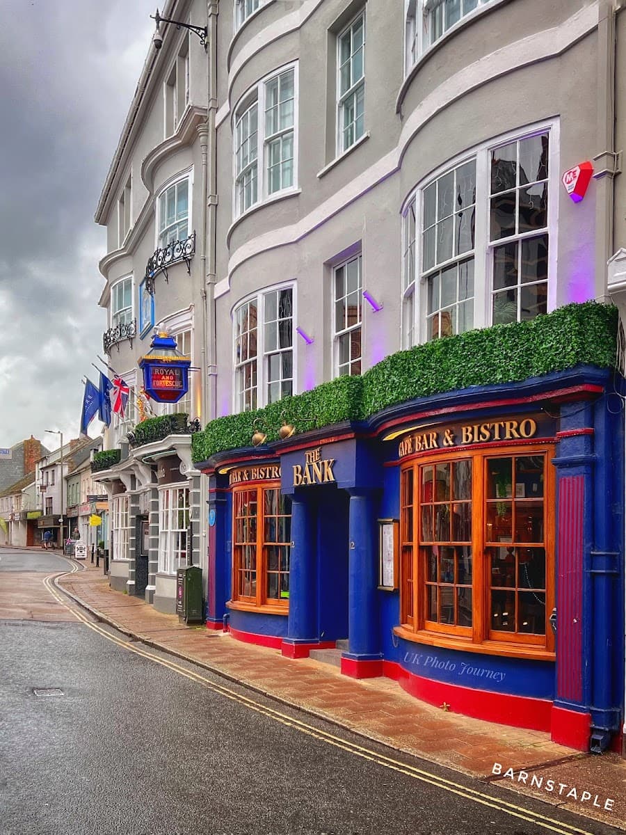 62 The Bank & Bar 62