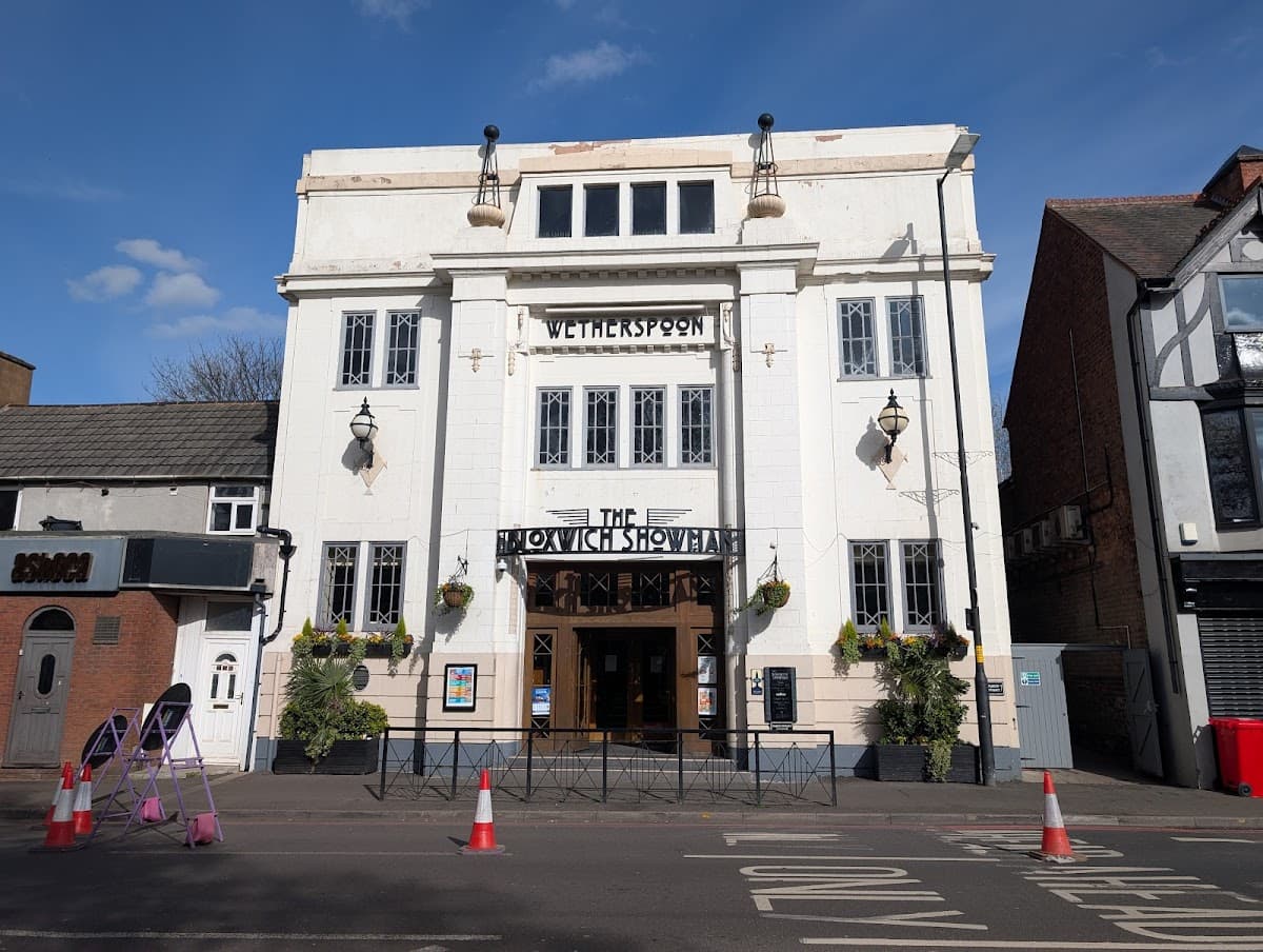 The Bloxwich Showman - JD Wetherspoon