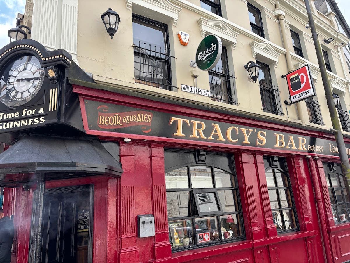 Tracy's Bar