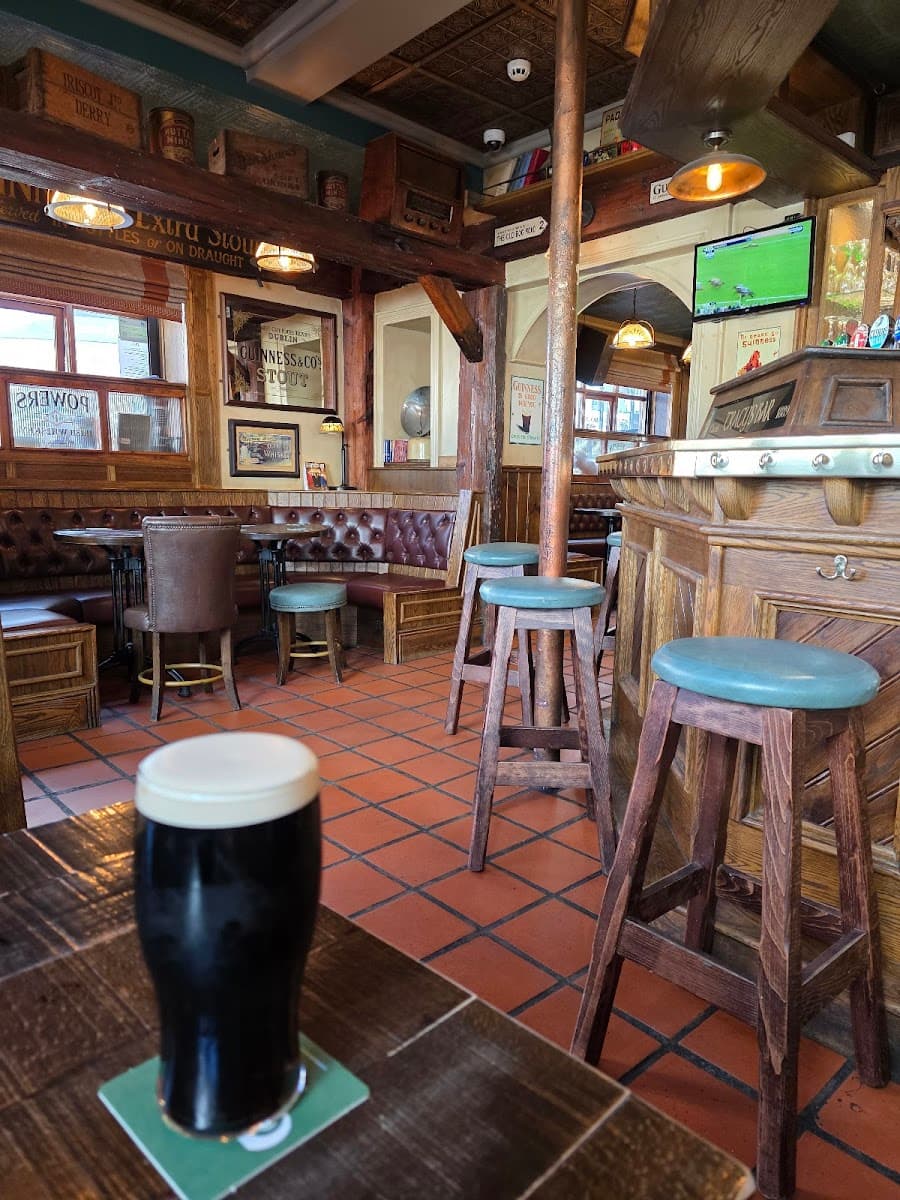 Tracy's Bar
