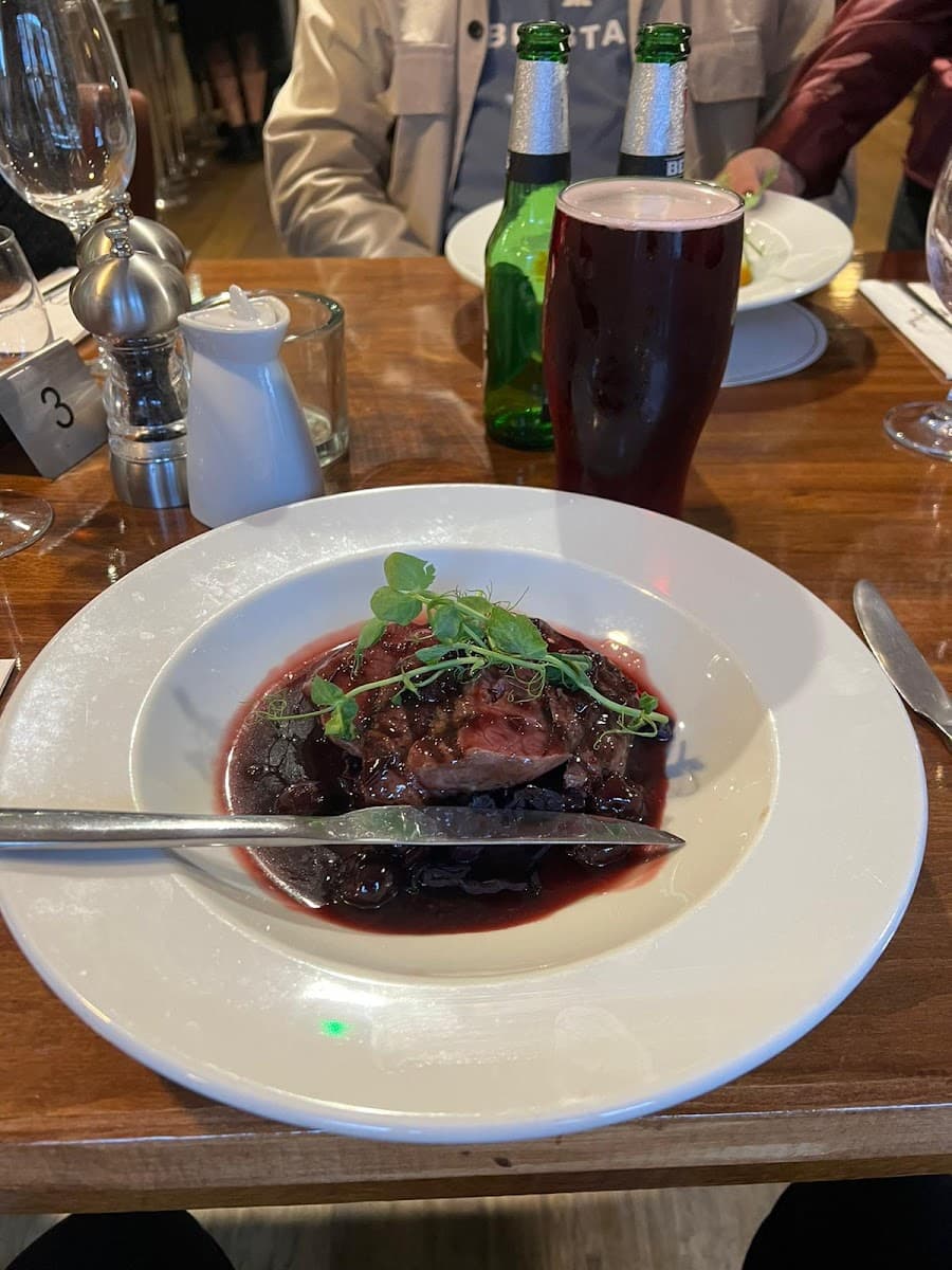 Alfred's Bar & Grill