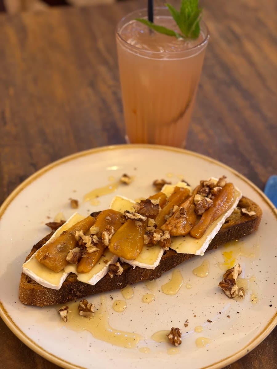Mango's cafe & bar