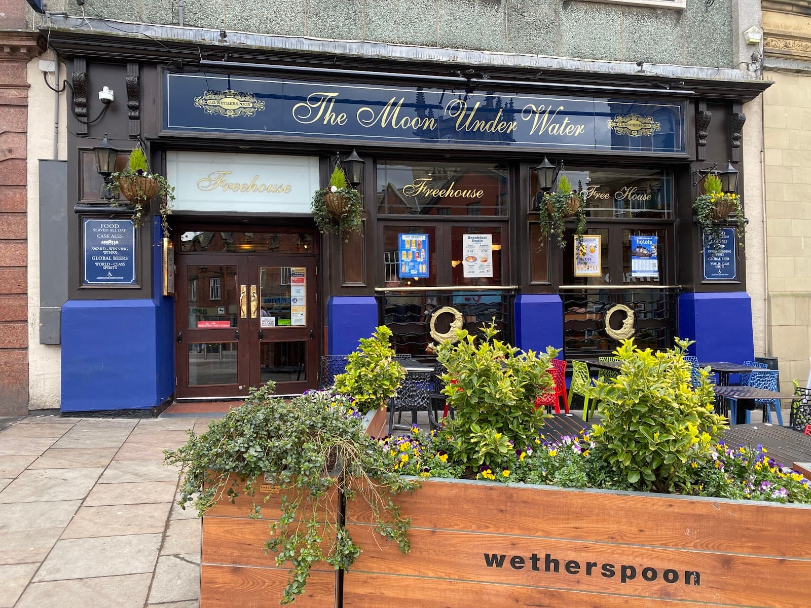 The Moon Under Water - JD Wetherspoon