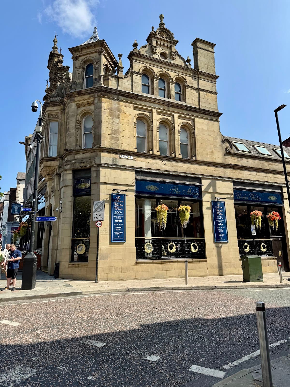 The Moon Under Water - JD Wetherspoon