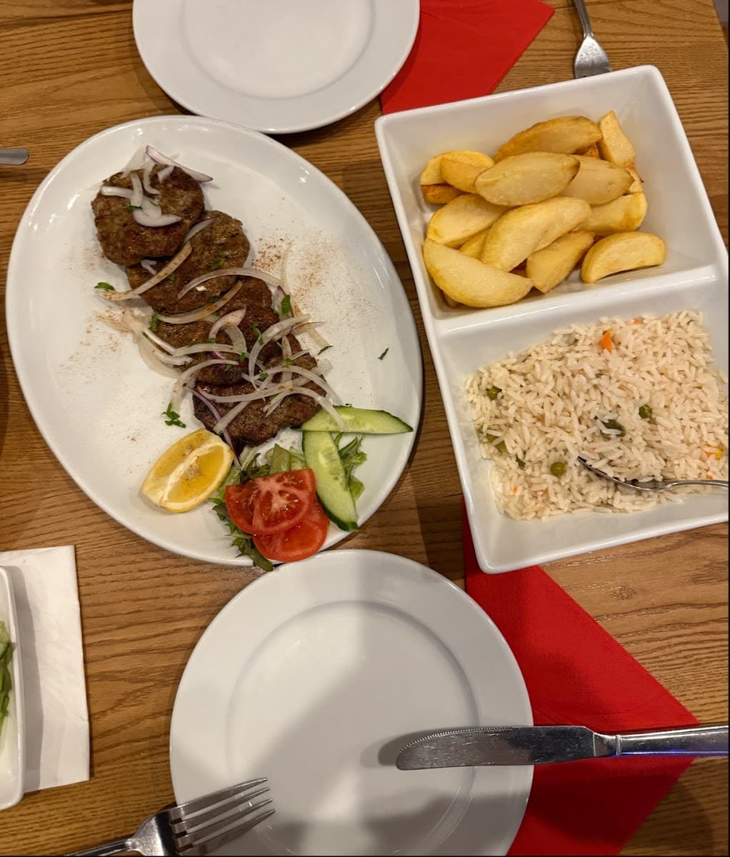 Lefteris Greek Taverna