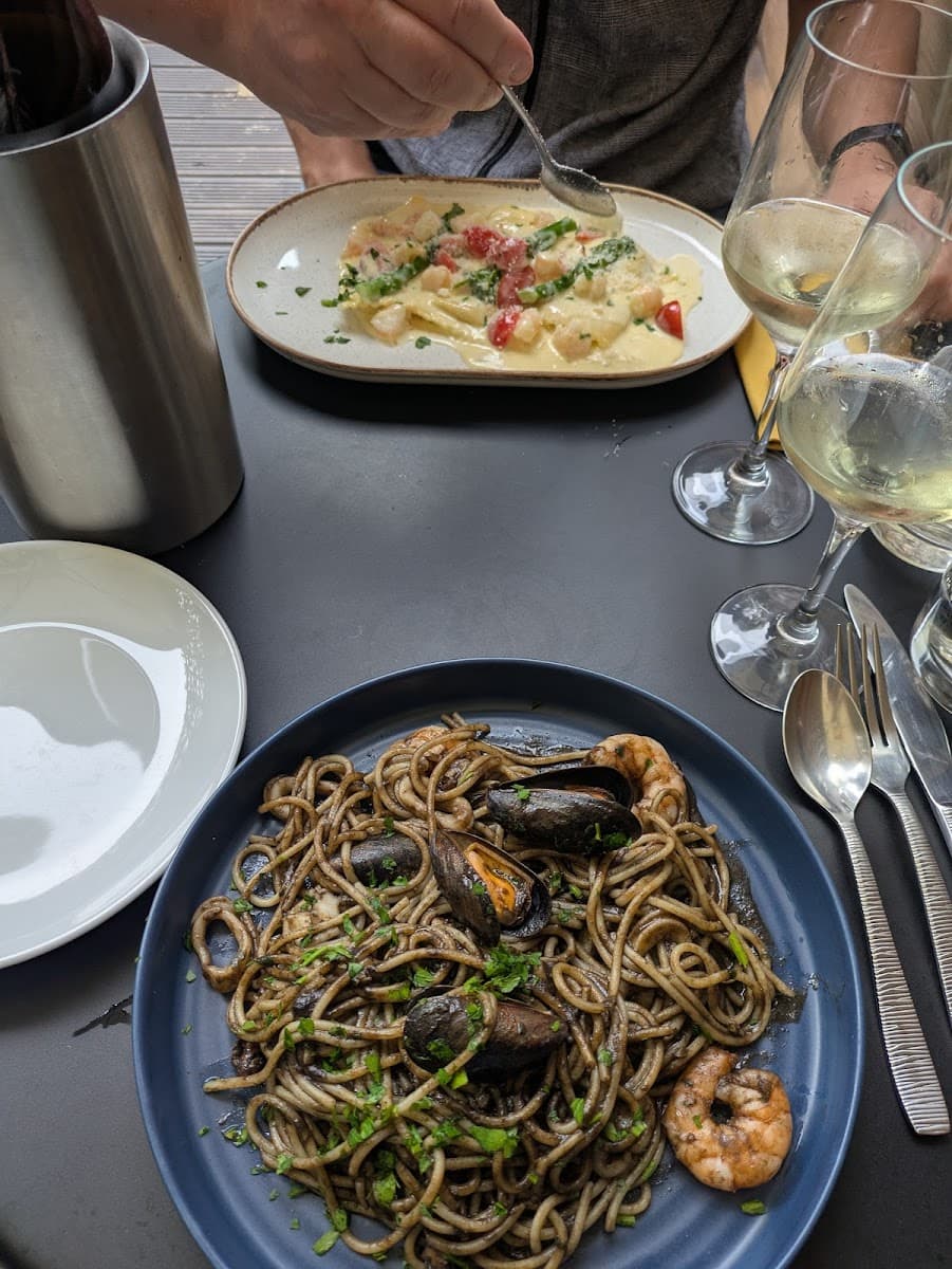 Max’s Brasserie