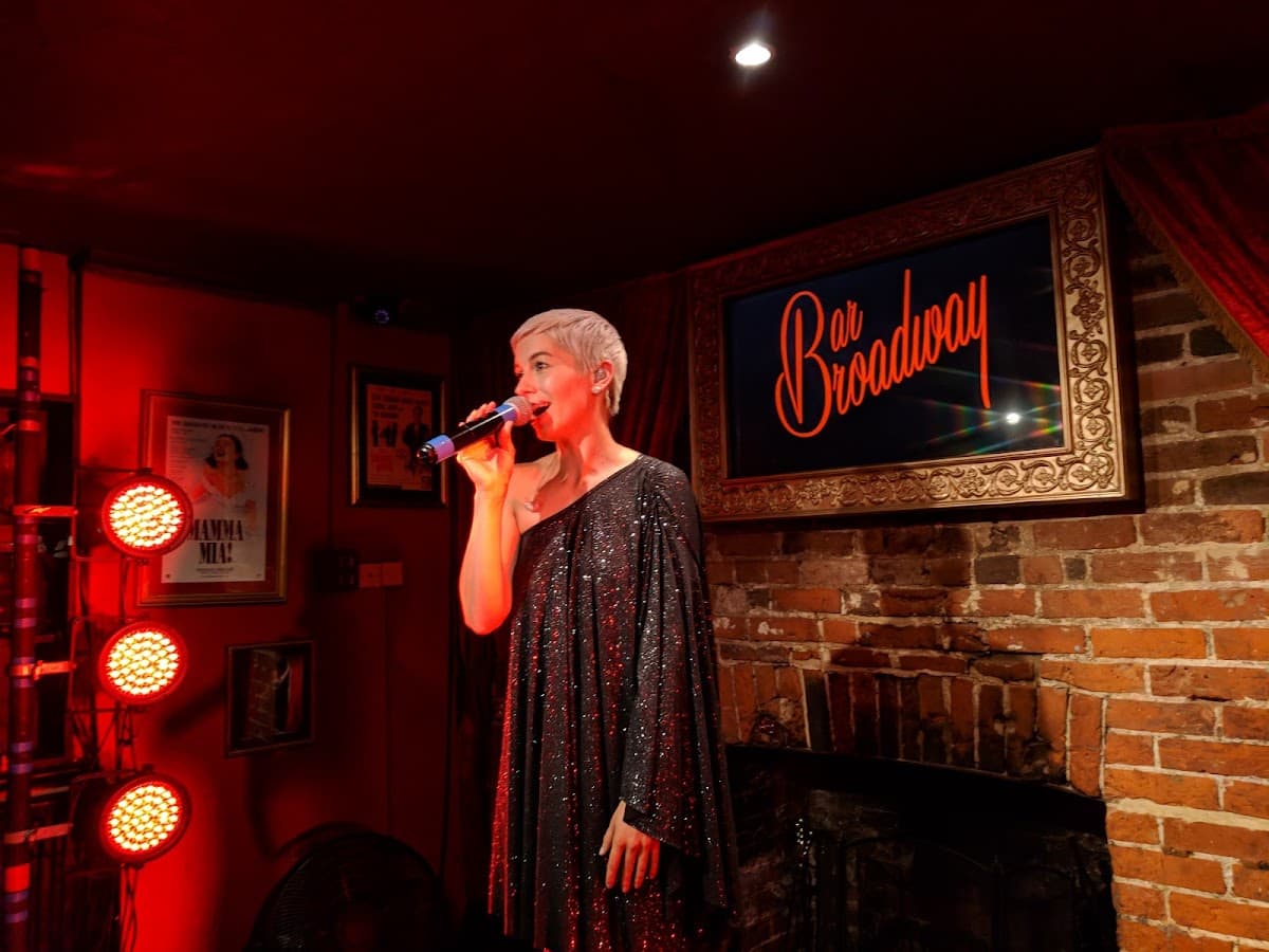 Bar Broadway