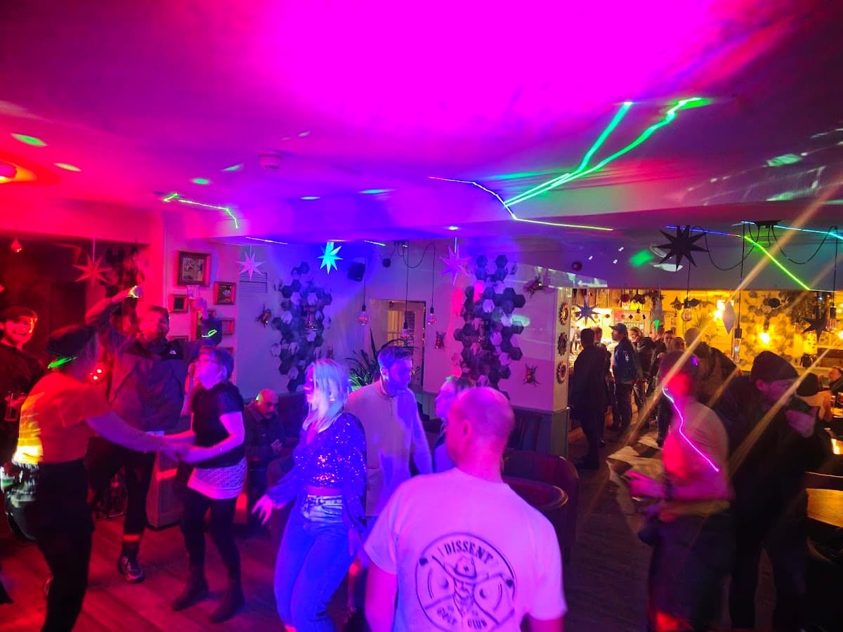 Crescent Lounge