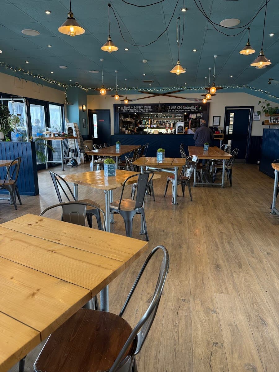 Windjammer Cafe & Bar