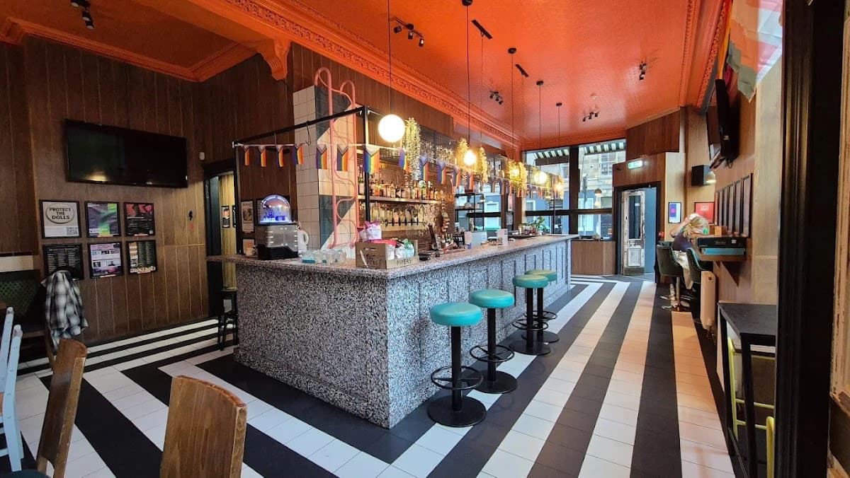 Third Date Bar and Kitchen