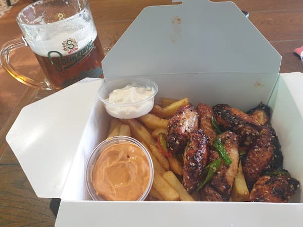 Taylor's Sports Bar & Grill