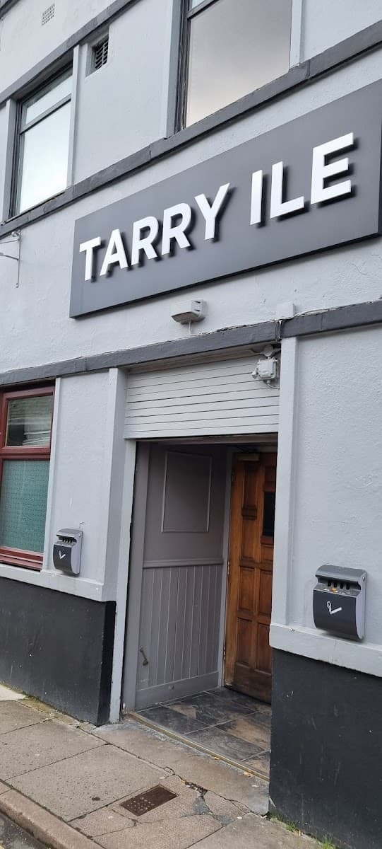 Tarry Ile Bar